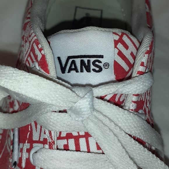 Vans Doheny White/Red OTW Repeat Shoe
Youth Sized - Picture 9 of 13